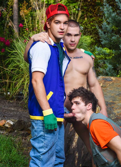 Sexy buddies Adam Bryant, Johnny Rapid and Will Braun in hot 3some ass fuck action outside