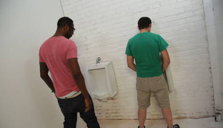 Hunk Aiden Parker and ebony well-built Hole Hunter have interracial anal sex