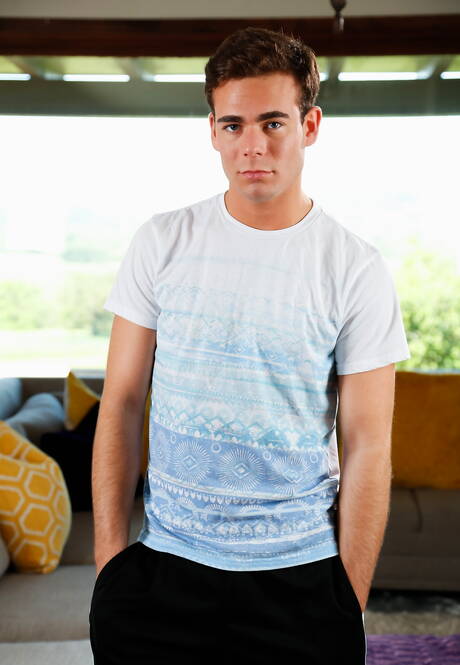 Husky guy Arad and hunk Max Penn fuck ass after sucking dick