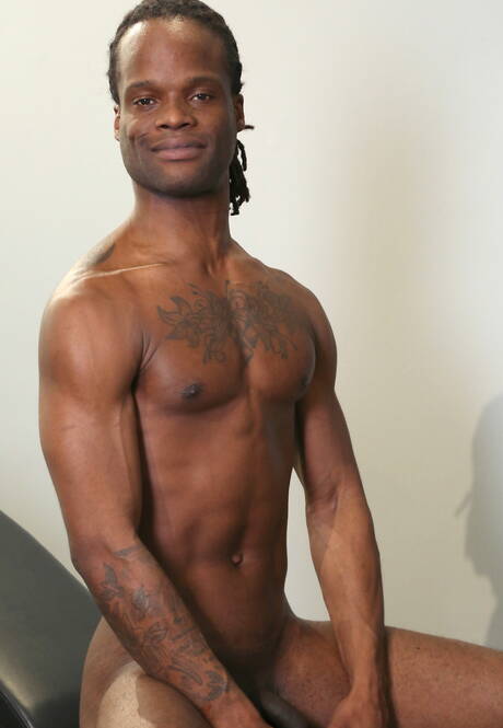 Ebony muscular Ray Anthony get naked and showing nice butt