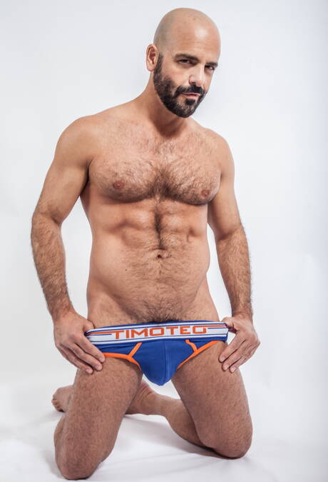 American otter Adam Russo and  Cutler X posing naked and showing hot butt