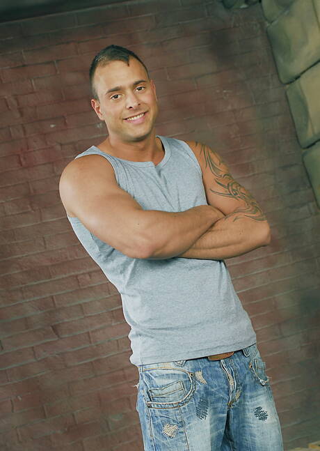 Hungarian hunky guy Jason Visconti jerk off