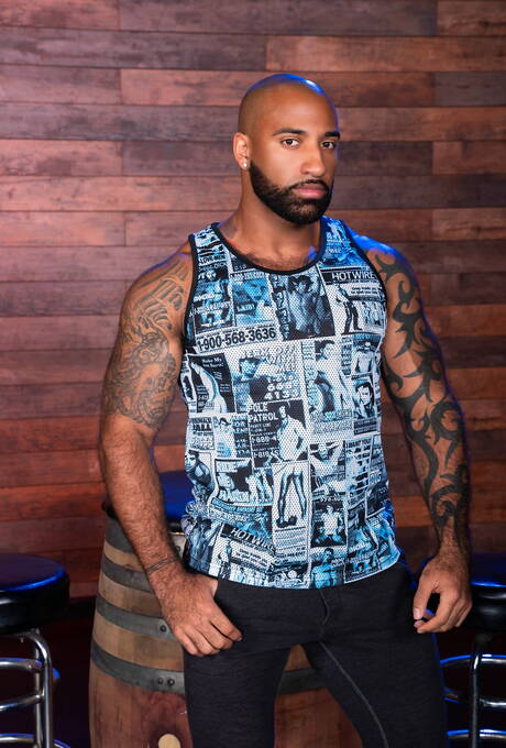 Black hairy bear Daymin Voss and canadian gay bear Drake Masters have a good sex