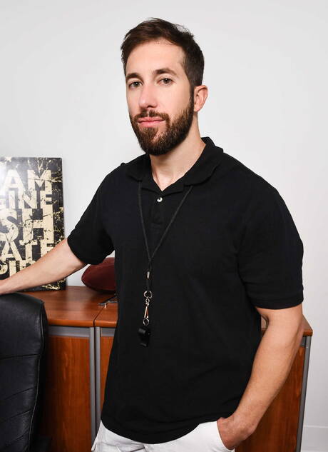 Tough guy Gavin Taylor and muscular Brad Powers in hot homosexual scene