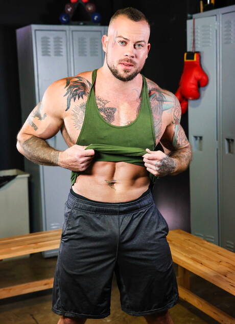 Nice american boys strong bull Sean Duran and stud Jackson Traynor fuck ass after sucking cock