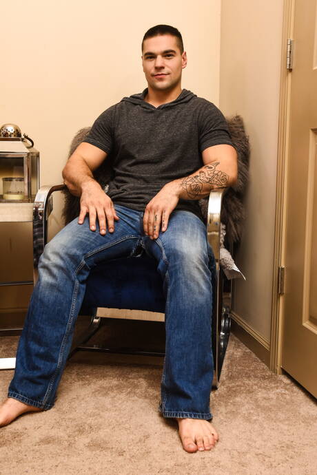 Hot american guys muscular Beaux Banks and beefcake Aspen fuck ass after sucking cock