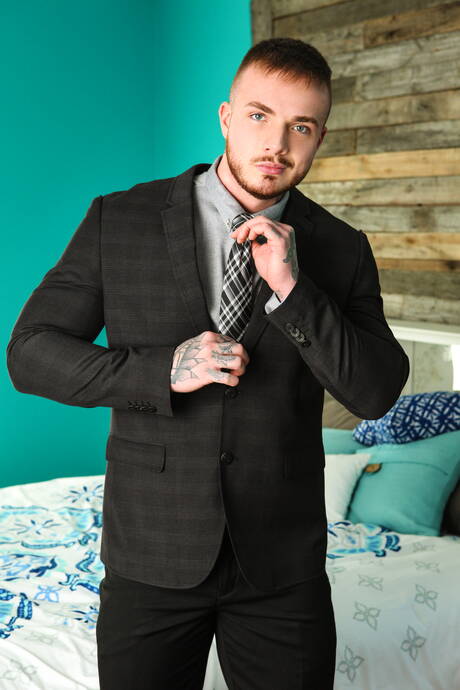 French hot bear Teddy Torres and canadian hunky guy Theo Ross in hot homosexual action in shower