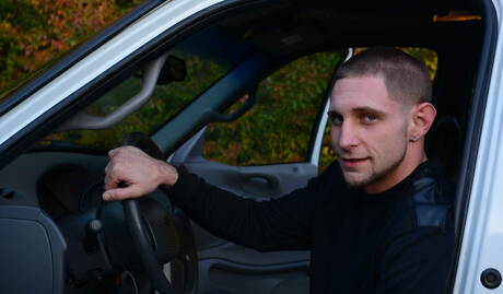 Pretty american boys beefy Matt Wellington and well-built Travis Stevens have anal sex outside