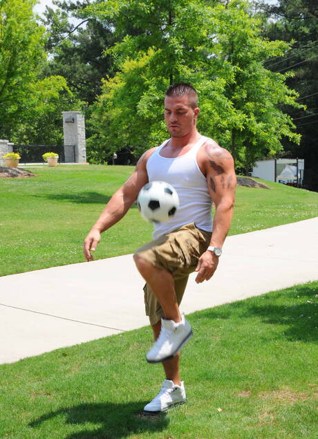 Two american guys otter Mike De Marko and bodybuilder Braden Charron in hard anal sex outside