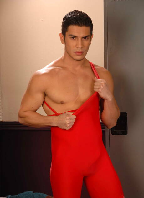 American twink Tyler Sweet and mexican beefcake Lance Luciano fuck ass after sucking cock