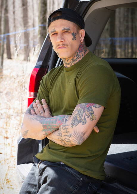 Canadian husky guy Bo Sinn and american superstud Seth Knight sucking and fucking each other outside