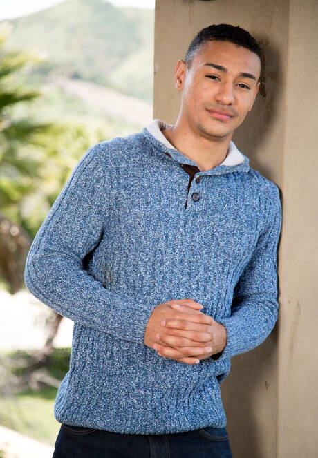 American pretty boy Zion Nicholas and tough guy Cayden Stone have anal sex outside