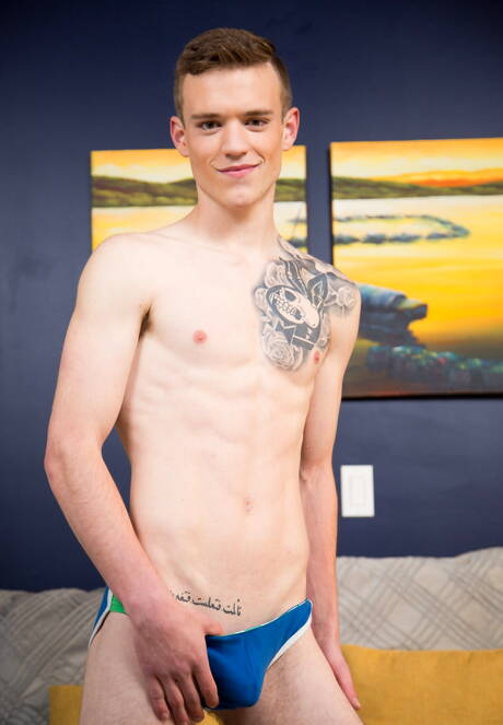 Pretty american guys superstud Scott Finn and young dude Ryan Jordan fuck after dick sucking