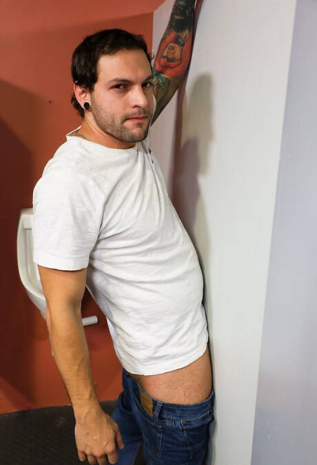 American beefcake Scott Riley and  Eddie Danger have a hot couple sex in bath