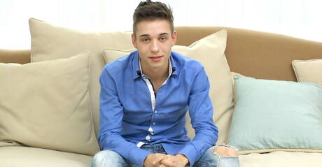 Husky guy Jay Moyers jack off his cock