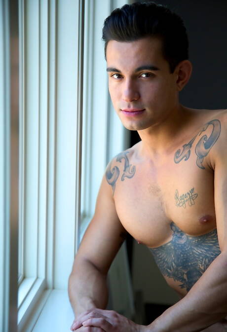 Beau Taylor and american superstud Ricky Roman have a hot couple scene