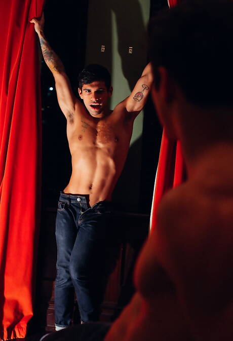 Two american boys hunk Taylor Reign and hairy stud Ty Mitchell have a hot couple sex