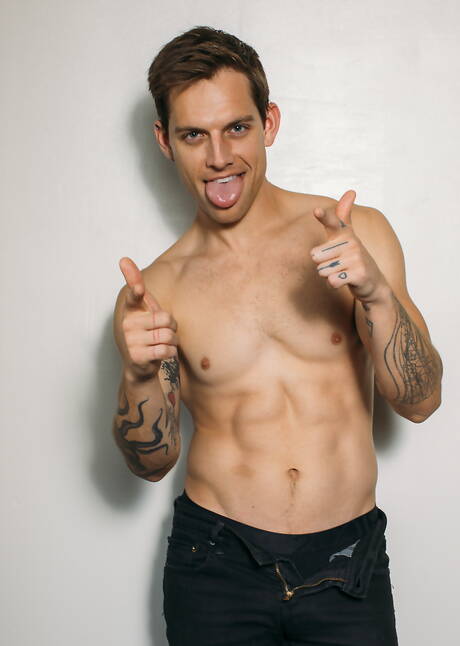 Famous americans, bull Brock Banks and young Tayte Hanson in hot homosexual action