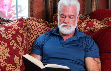 American pornstars husky guy Scott Riley and hairy bear Jake Marshall have a hot couple scene