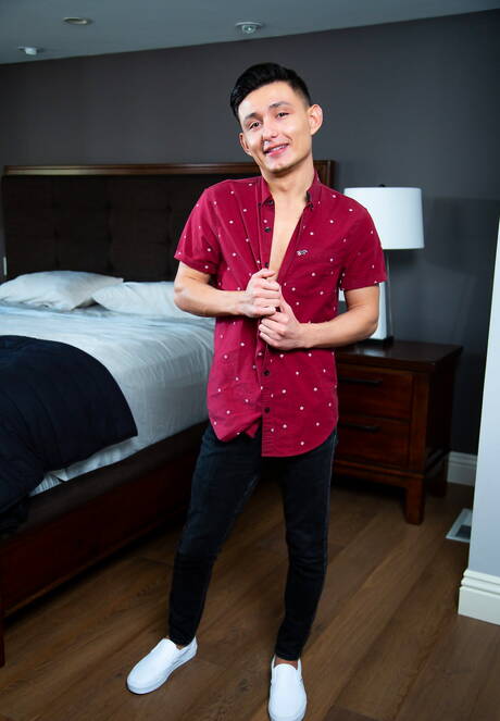 Young Zayn Parker and pretty boy Kai Locks have a hot sex