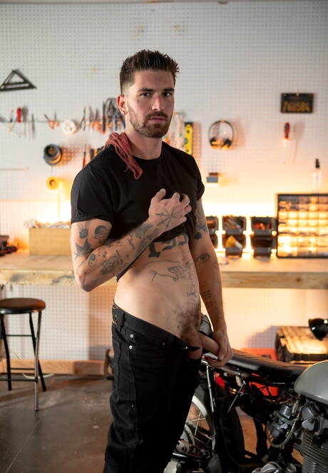 French tough guy Chris Damned and latin beefy Jim Fit fuck ass after sucking cock