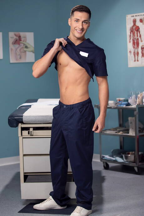 Hot american dudes stud Tristan Hunter and well-built Isaac Parker fuck ass after sucking dick