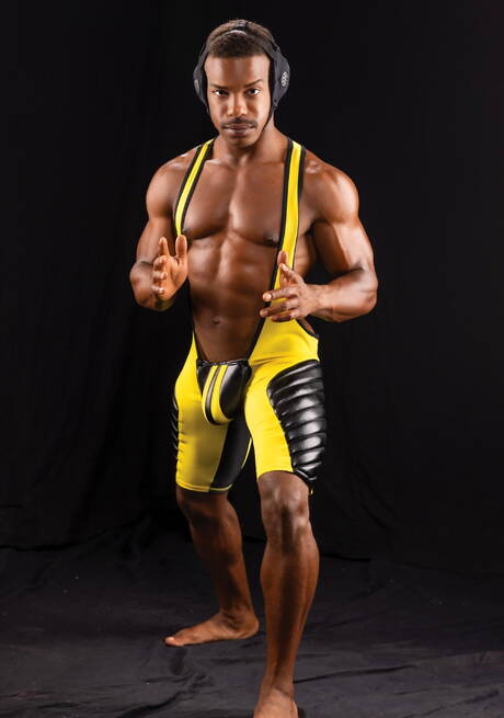 Hot Beau Butler, Adrian Hart and Reign in threesome interracial fuck action