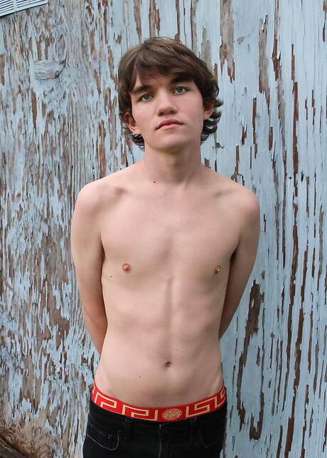 Young Levi Hatter and american pretty boy Ashtin Bates in blowjob scene outdoor