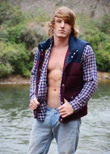 Hot Bryce, Tom Faulk and Sebastian Young have a hot 3some sex at the pool