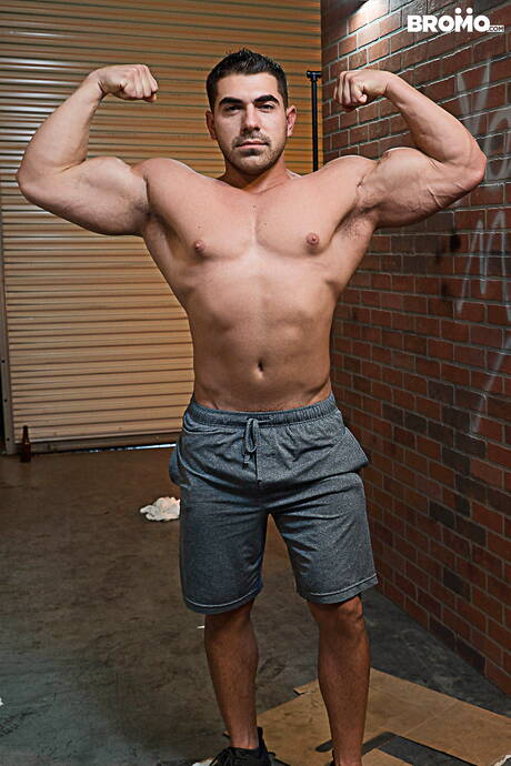 Nice american guys husky guy Jeremy Spreadums and strong bull Damien Stone in hot homosexual scene