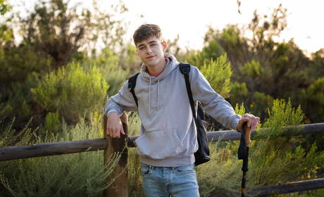 Pretty american boys young dude Joey Mills and pretty boy Troye Dean have a good anal sex outdoor