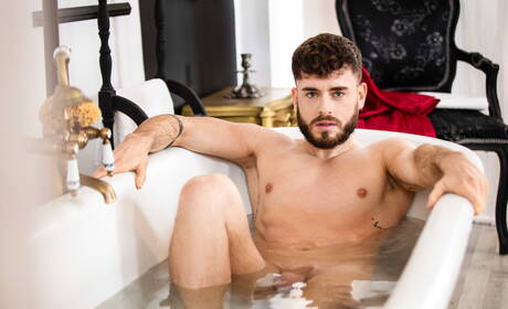 Spanish hunk Pol Prince and spanish stud Manuel Reyes sucking and screwing each other in bath