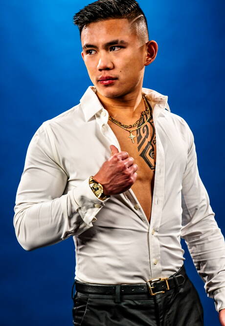 Hot american dudes superstud Damien Cruz and bull Joseph Castlian shows a strong body at pool