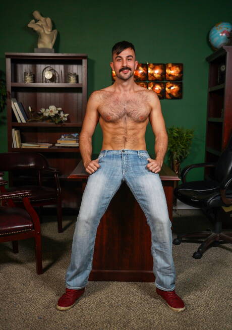 Hot guys Johnny Rapid, Tom Bentley and Mason Lear in hot groupsex