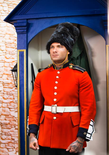 Belgian stud Damon Heart and strongman Billy Essex have a hot couple sex outside