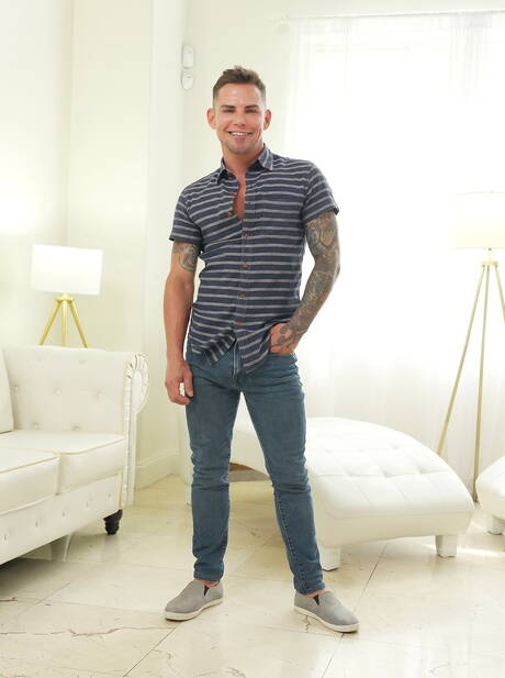 Pretty american guys strongman Archer Croft and stud Fame fuck ass after interracial sucking