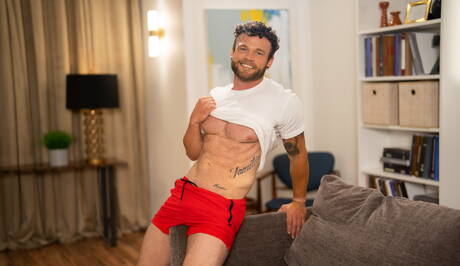 Strongman Sean and superstud Evan in hot homosexual action outside