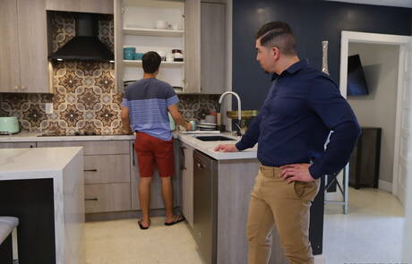 Strongman Jason Wolf and american well-built Jeremy Spreadums in hot ass bang in kitchen