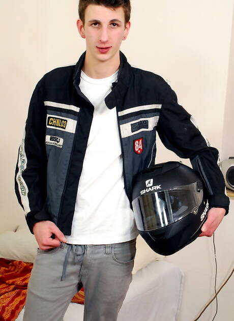 Sexy Alexander Syden, Milan Sharp and Zac Todd have threesome anal sex outside