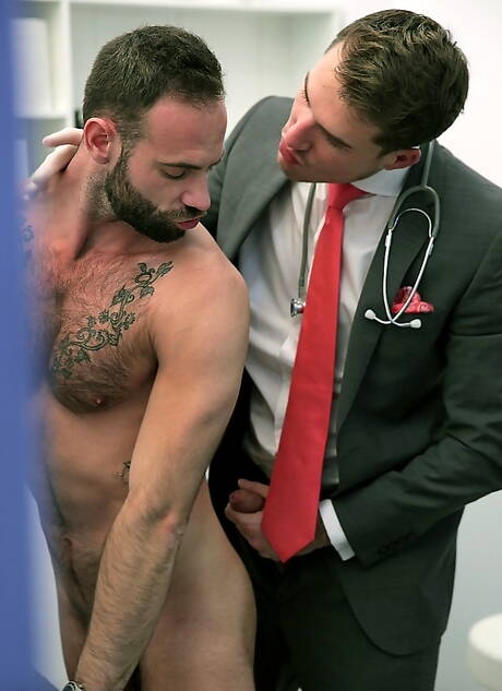 Jonan Wolff and french beefcake Theo Ford have a good sex