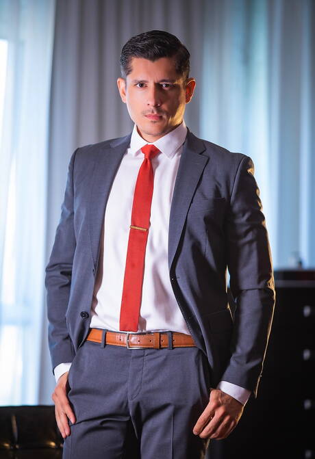 English hairy stud Drew Dixon and latin superstud Rocky Vallarta have a hot couple scene