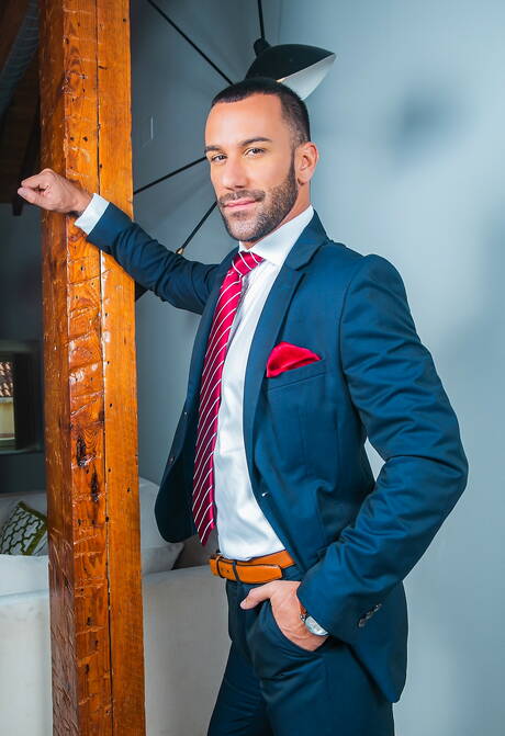 Husky guy Franky Fox and hunk Gustavo Cruz have a good anal sex