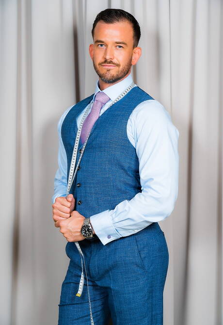 Beefy Franky Fox and strongman Logan Moore in hot anal sex