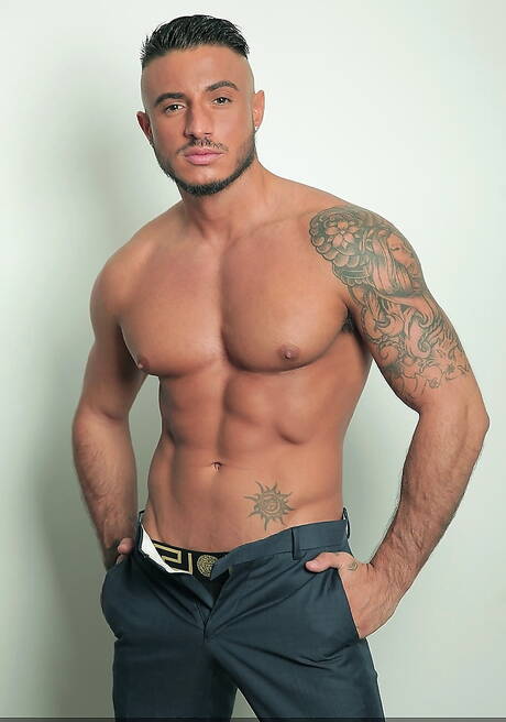 Latino muscular Dann Grey and spanish well-built Klein Kerr fuck after dick sucking