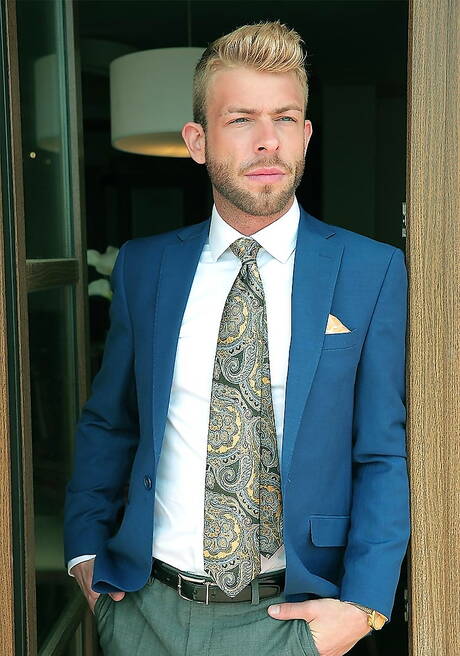 English hairy stud Gabriel Phoenix and spanish bull Pietro Duarte have a hot couple scene