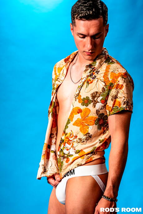 Famous americans, bodybuilder Shane Cook and hunk Tristan Hunter have a hot sex outdoor