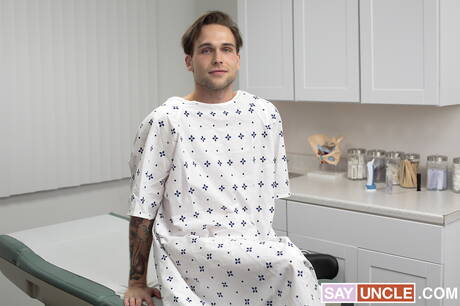 Italian bear Marco Napoli and american strongman Trent Marx in hot ass bang