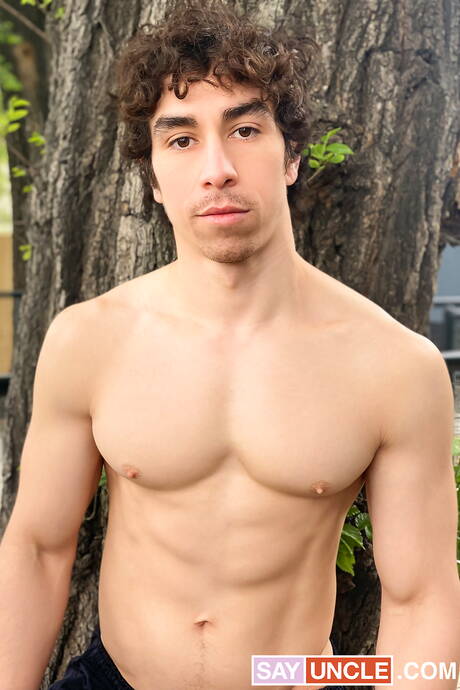 American beefcake Jonas Matt and well-built Dan Daniel fuck ass after sucking outside