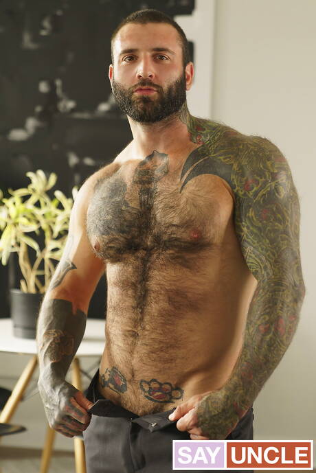 Canadian young dude Edward Terrant and canadian gay bear Markus Kage have a hot couple sex