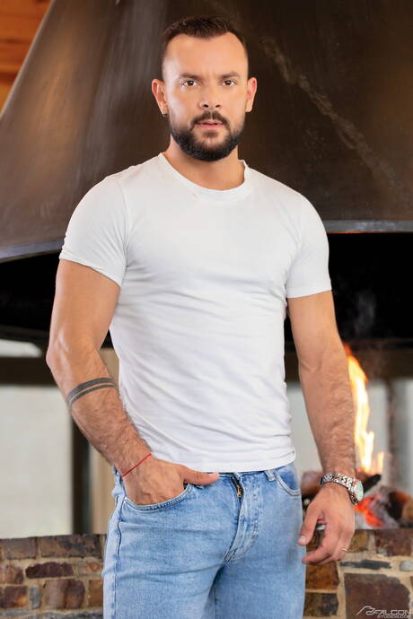 Russian hot twink Dmitry Osten and portuguese bear Sir Peter drilling an ass